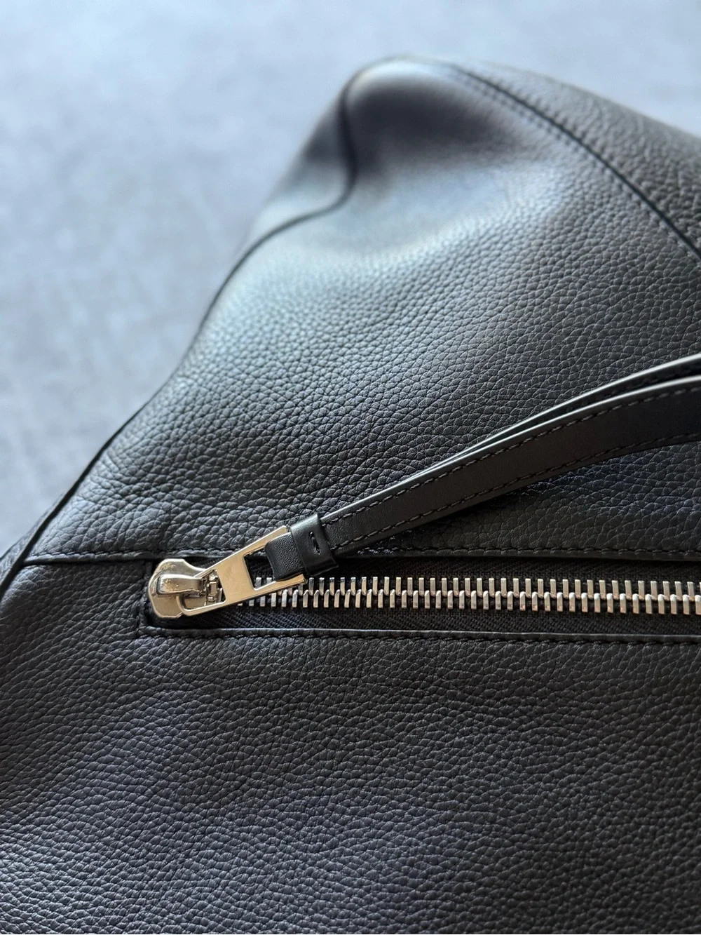 Loewe modern messenger